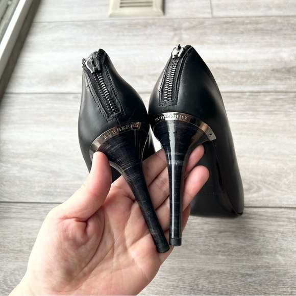 Burberry Black Buttery All Leather Heeled Booties Made in Italy - Picture 9 of 16
